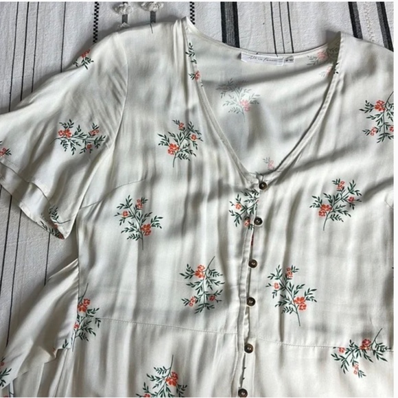 All in favor • floral button front wide leg jumpsuit - Picture 3 of 5